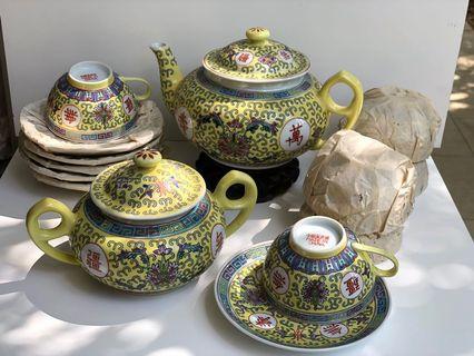 80’s Vintage hand painted Teapot Set, 17 pieces