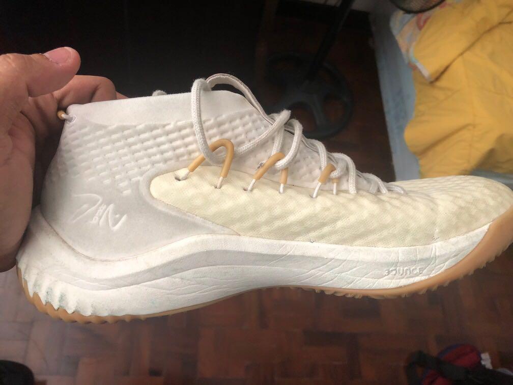 White dame deals 4