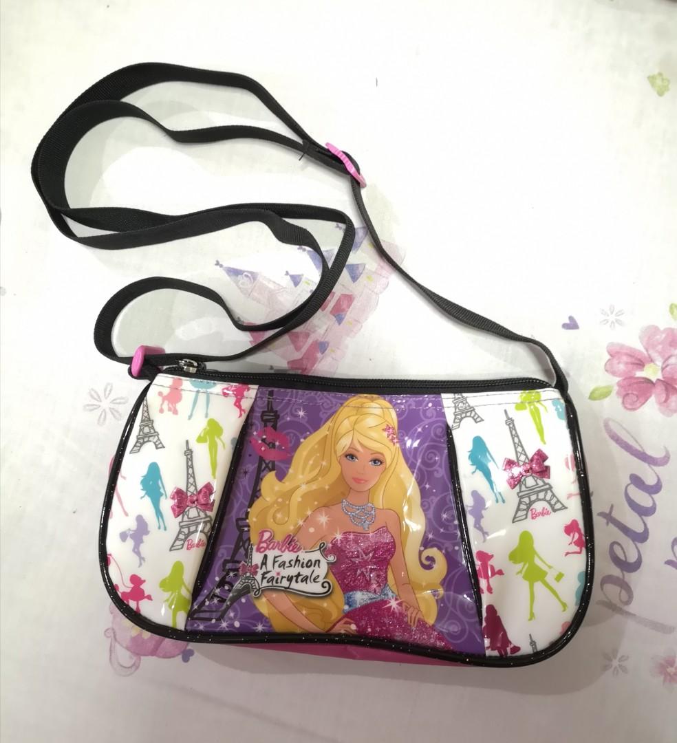 Barbie Shoulder Bag (Category: Diaper Bags & Wetbags) located in Quezon City. Submitted by ddeonz (Listing ID 249397834, Image 1). Description: >With adjustable straps >Used it a few times >Still in great condition (9/10).