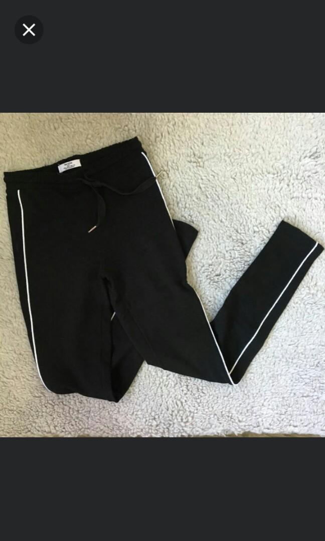 Bershka slim jogger, Fesyen Wanita, Pakaian Wanita, Bawahan di Carousell