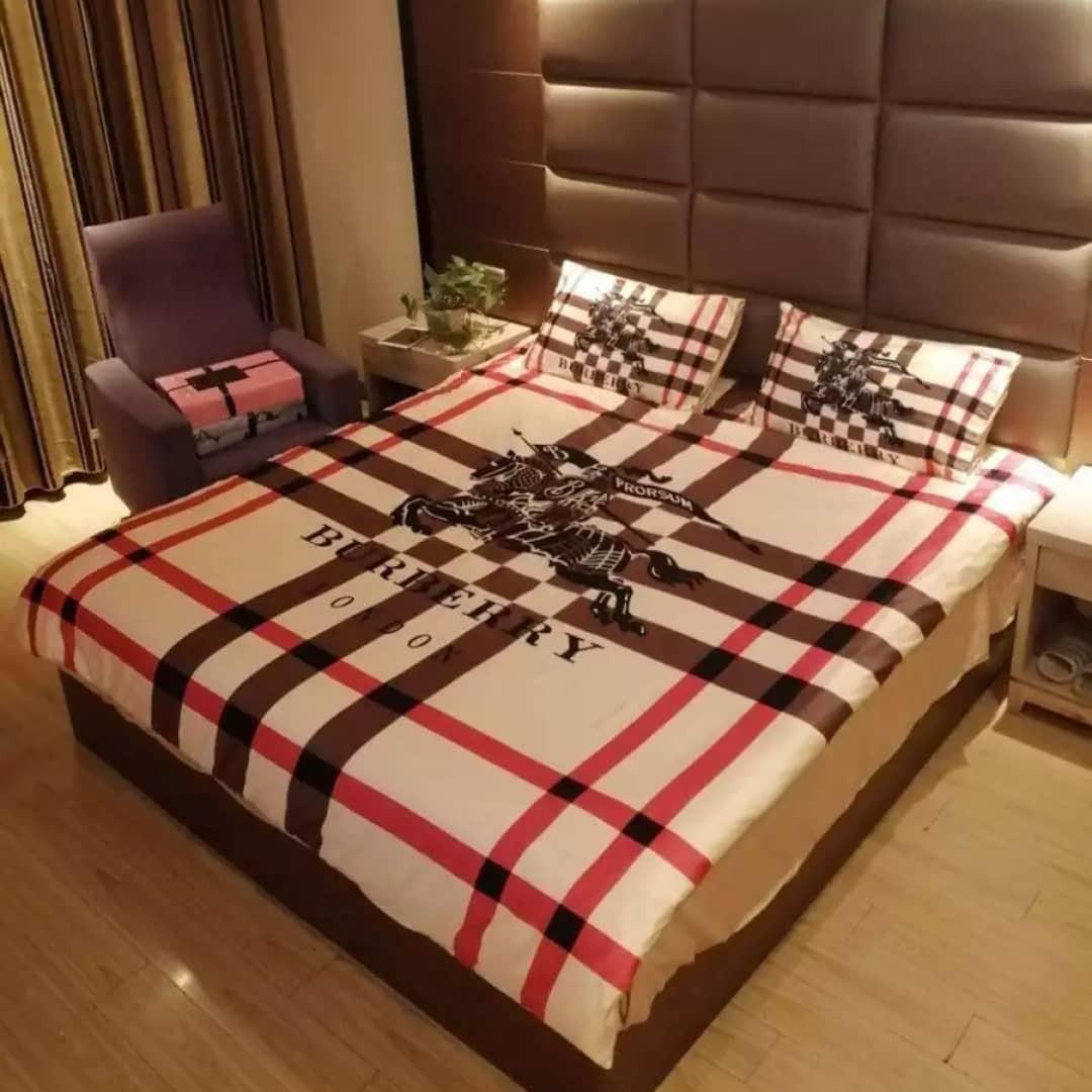 No Stock Burberry Two Sided silk Series of New Style Fashion Brand Bedsheet Sets