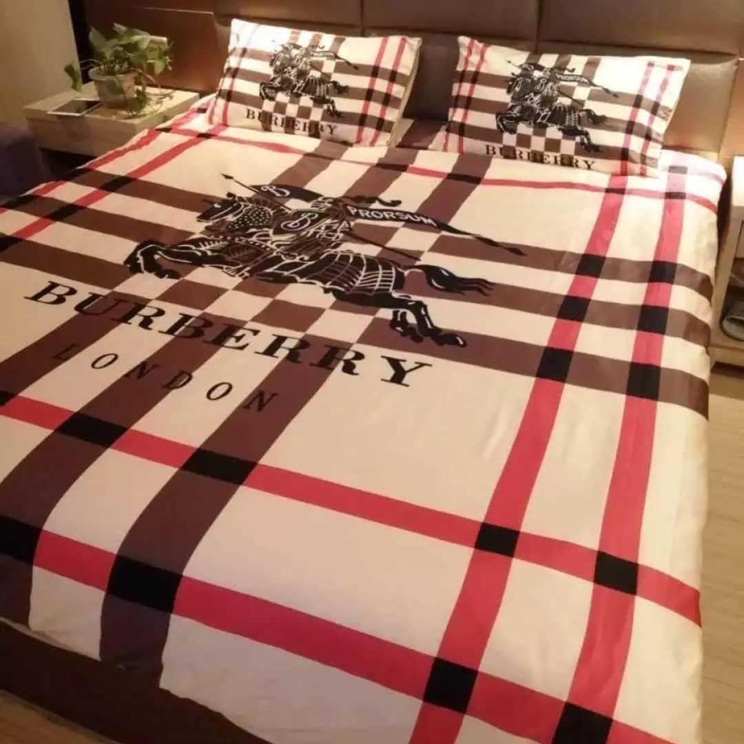 Burberry silk summer quilt hotsell