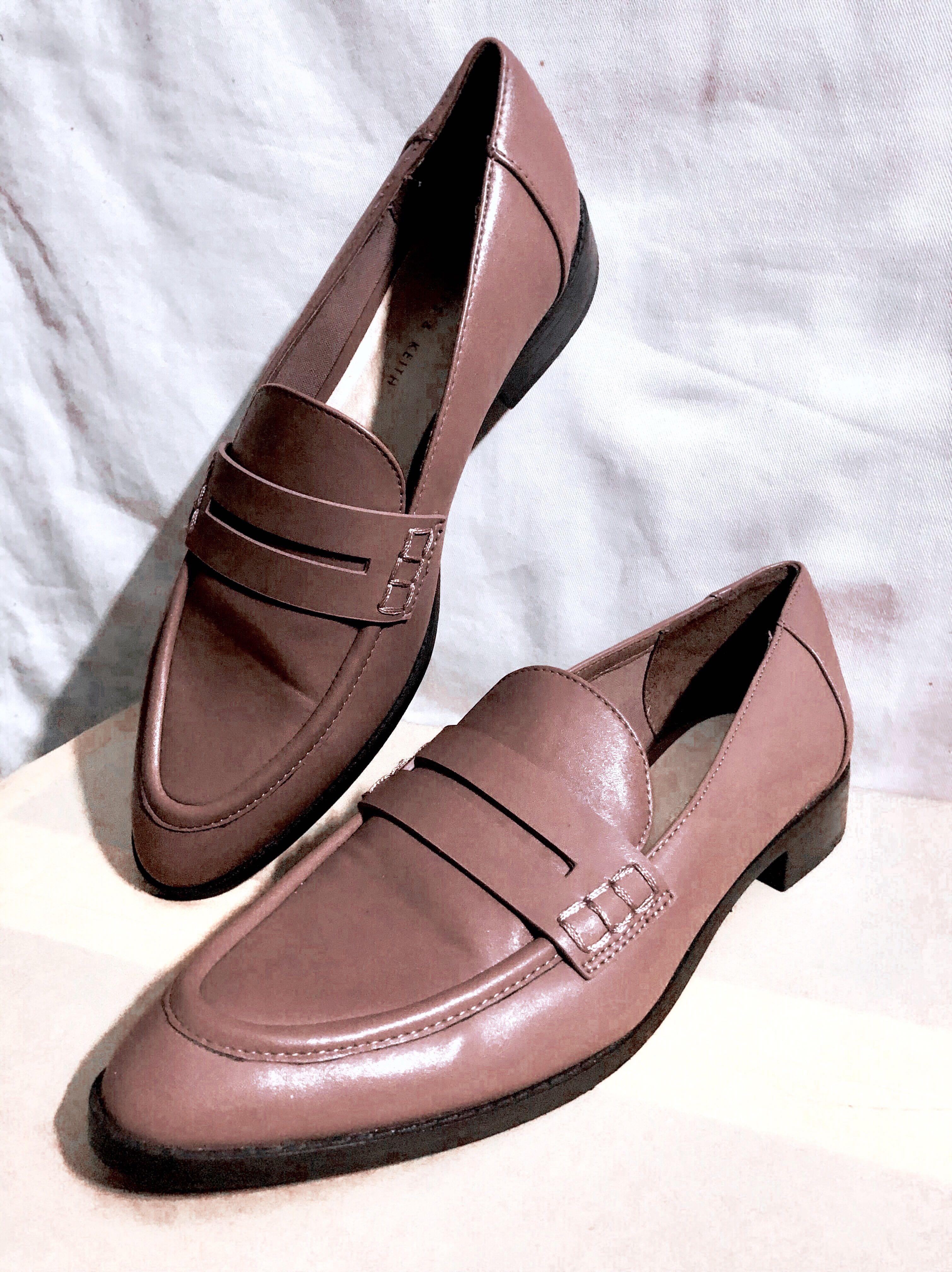 pointed toe penny loafers