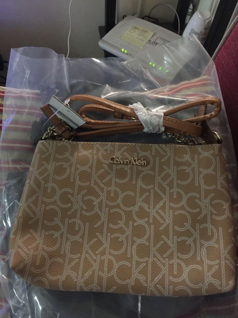 hayden signature chain strap crossbody