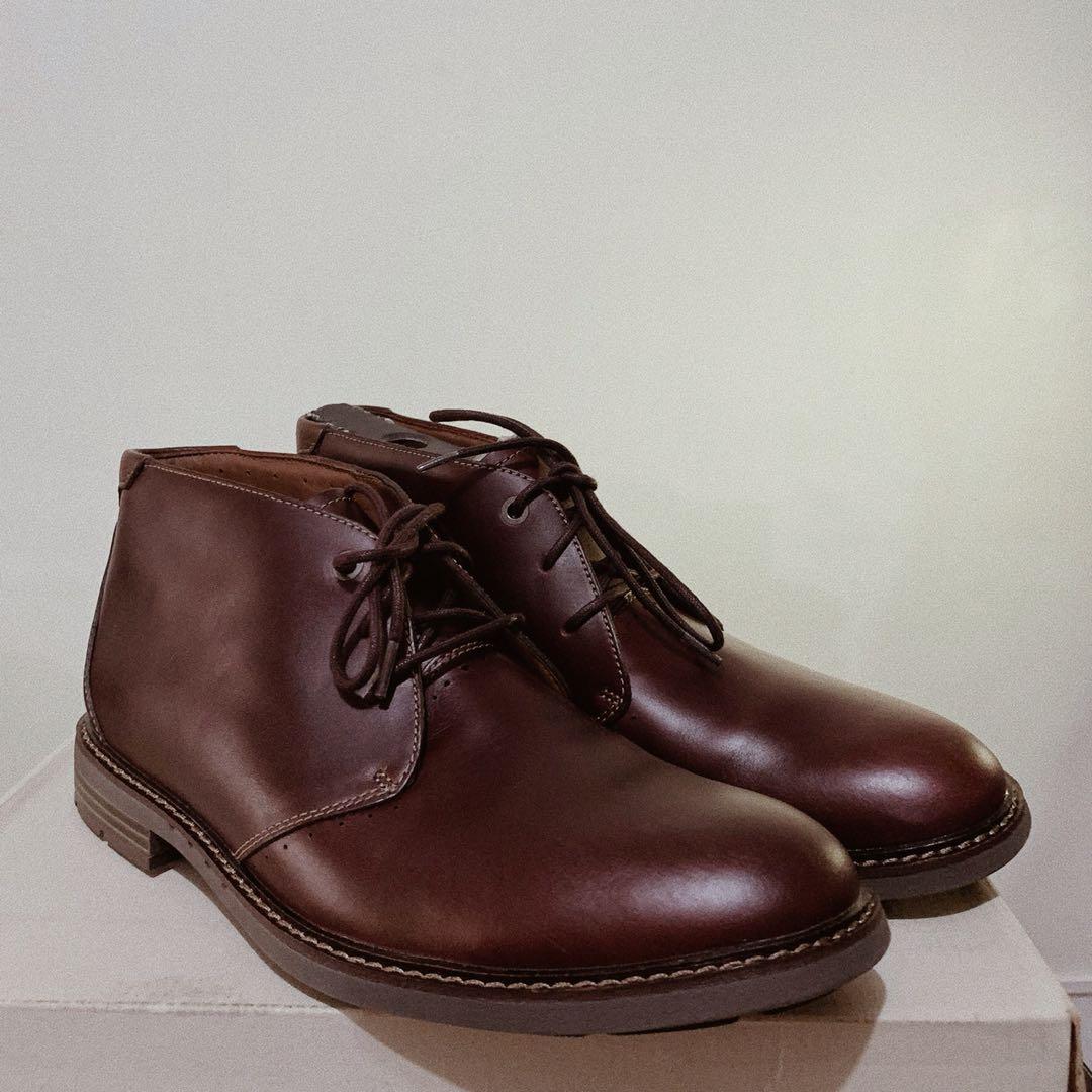 Clarks sales unelott mid