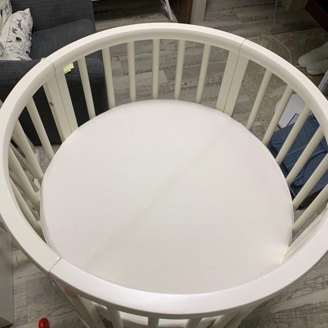 Expandable Round/Oval Baby Cot, Babies & Kids, Baby Nursery & Kids