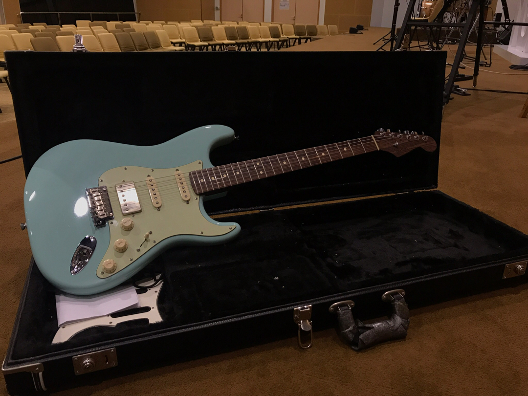 Fender limited edition american shop standard stratocaster solid rosewood neck