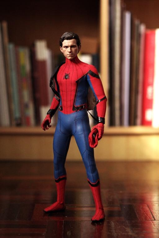 Hot toys spider man tech store suit