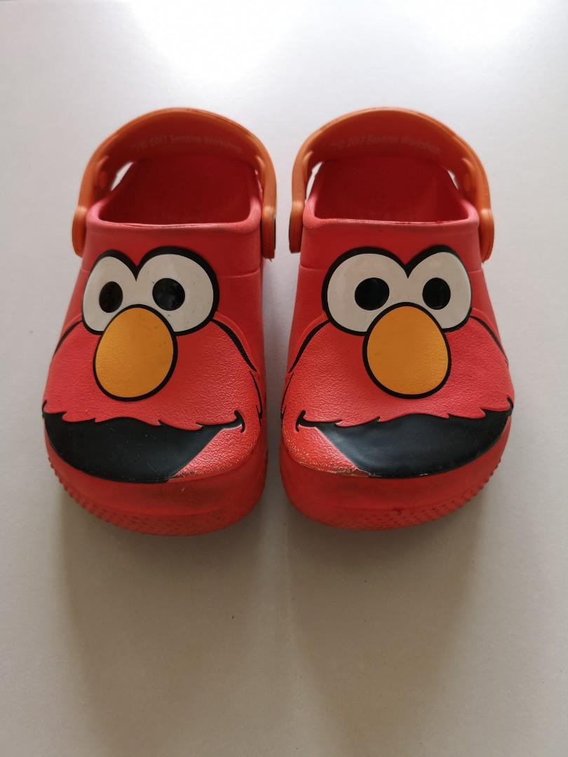 elmo crocs
