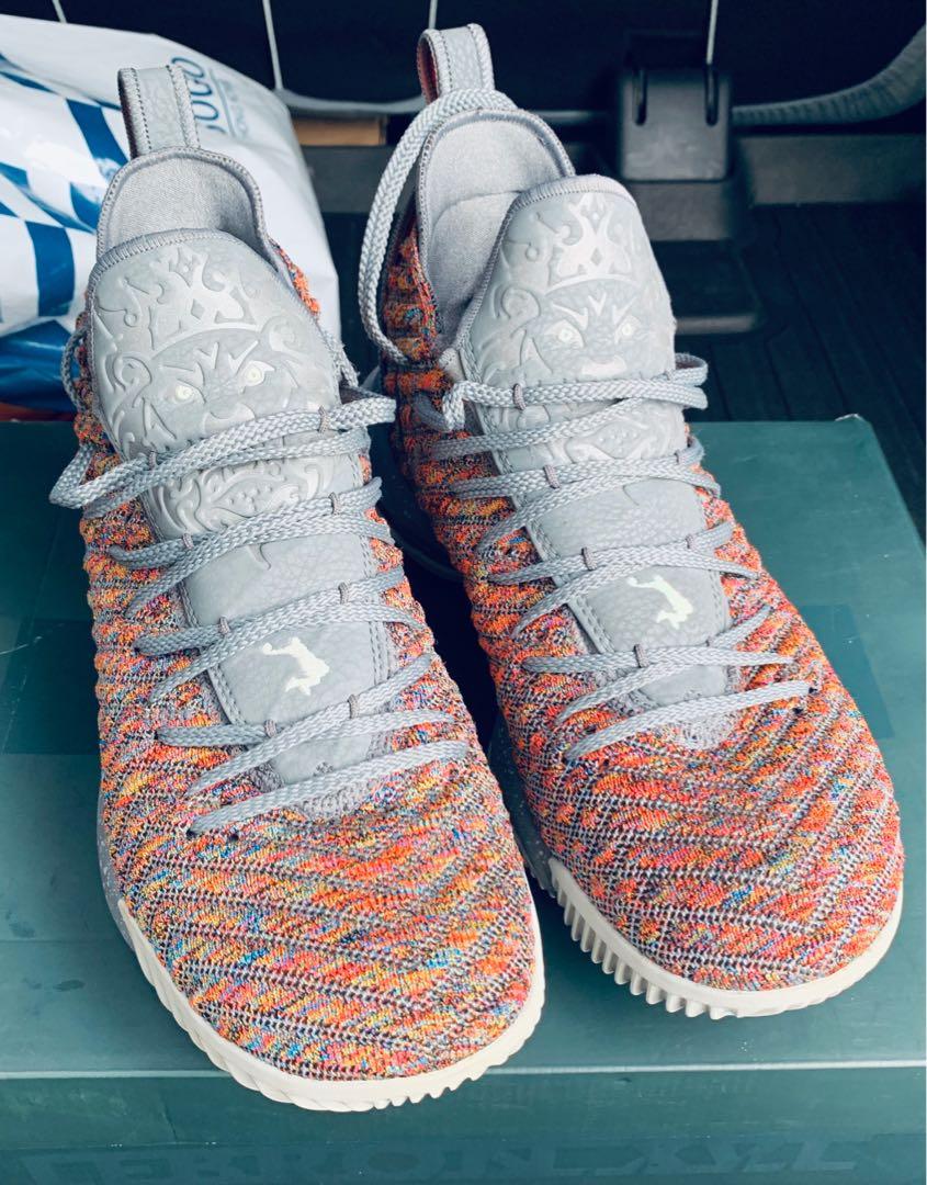 Lebron 16 vision top