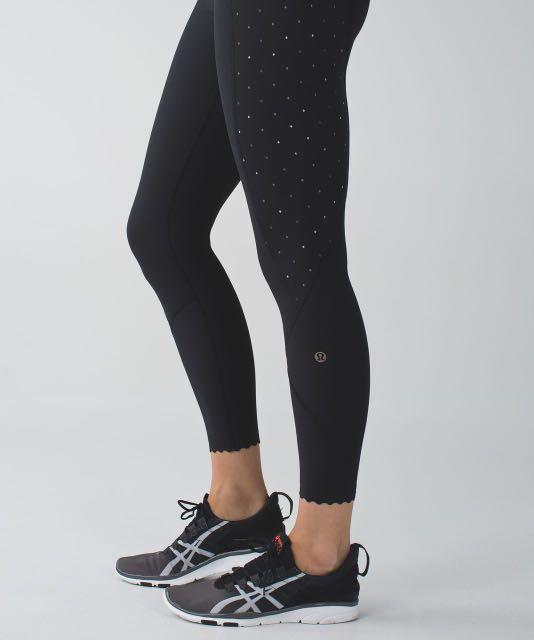 Lululemon tight stuff tights reflective (black/ night fall tricolor) in  size 6, Men's Fashion, Activewear on Carousell