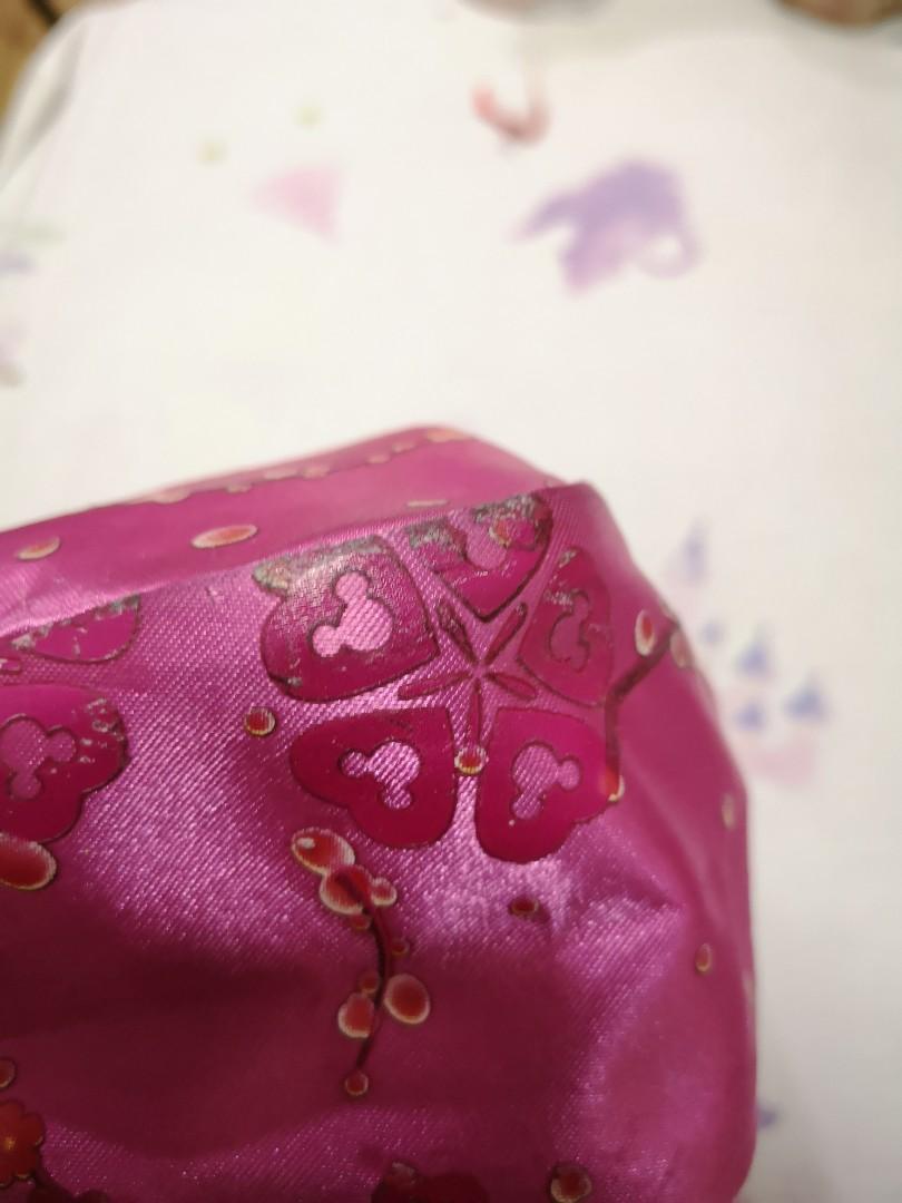 Mickey & Minnie Hand Bag (Category: Diaper Bags & Wetbags) located in Quezon City. Submitted by ddeonz (Listing ID 249398955, Image 3). Description: >Bought in HK Disneyland >Has flaws (see 3-4th pic) >Still in good condition.