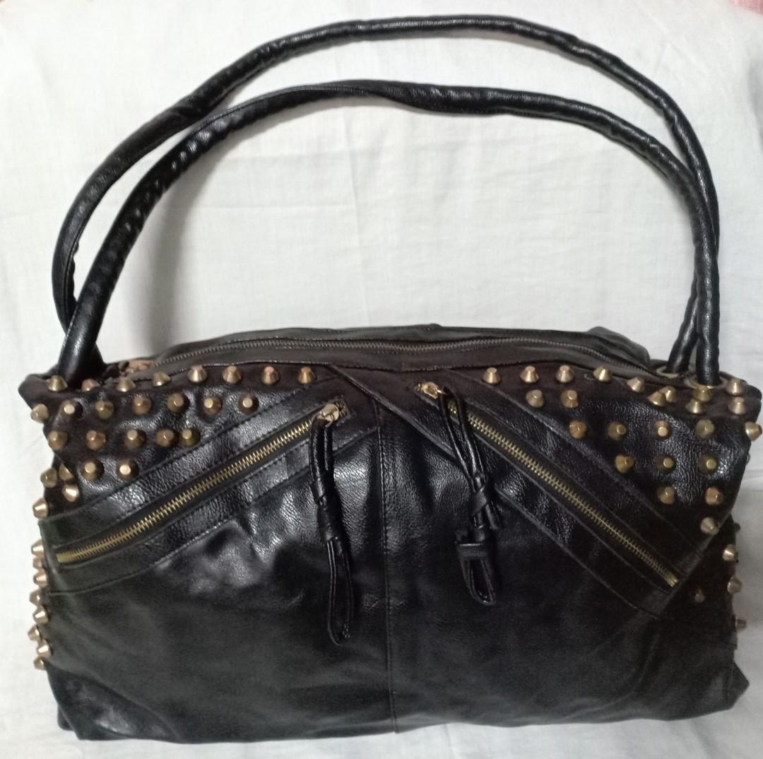 Preloved japan bag (Category: Cross-body Bags) located in San Juan City. Submitted by stufforless (Listing ID 249321506, Image 1). Description: .