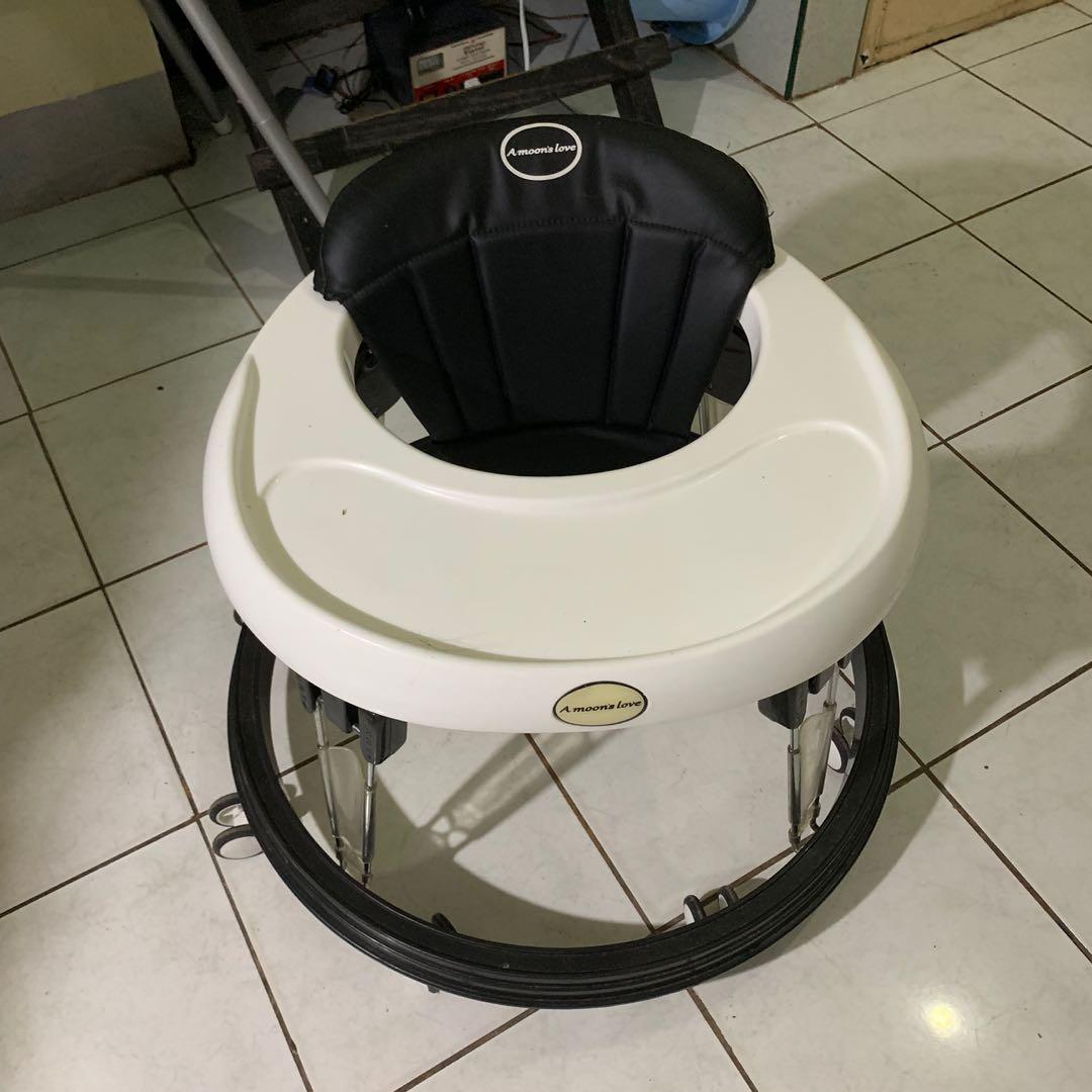 Preloved moons’s love walker (Category: Infant Playtime) located in Agoo. Submitted by camastyle (Listing ID 249329509, Image 1). Description: .