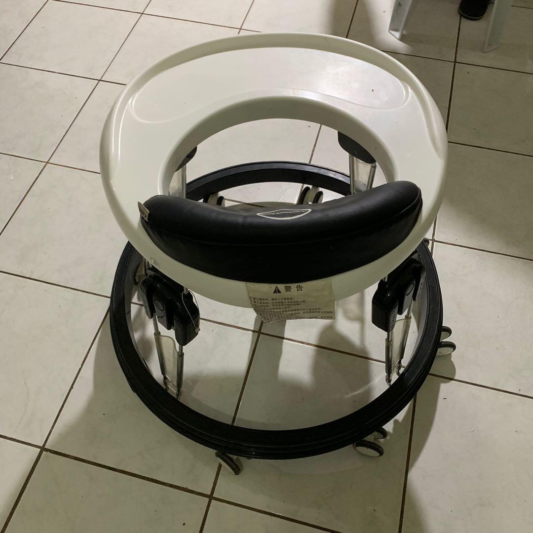Preloved moons’s love walker (Category: Infant Playtime) located in Agoo. Submitted by camastyle (Listing ID 249329509, Image 2). Description: .