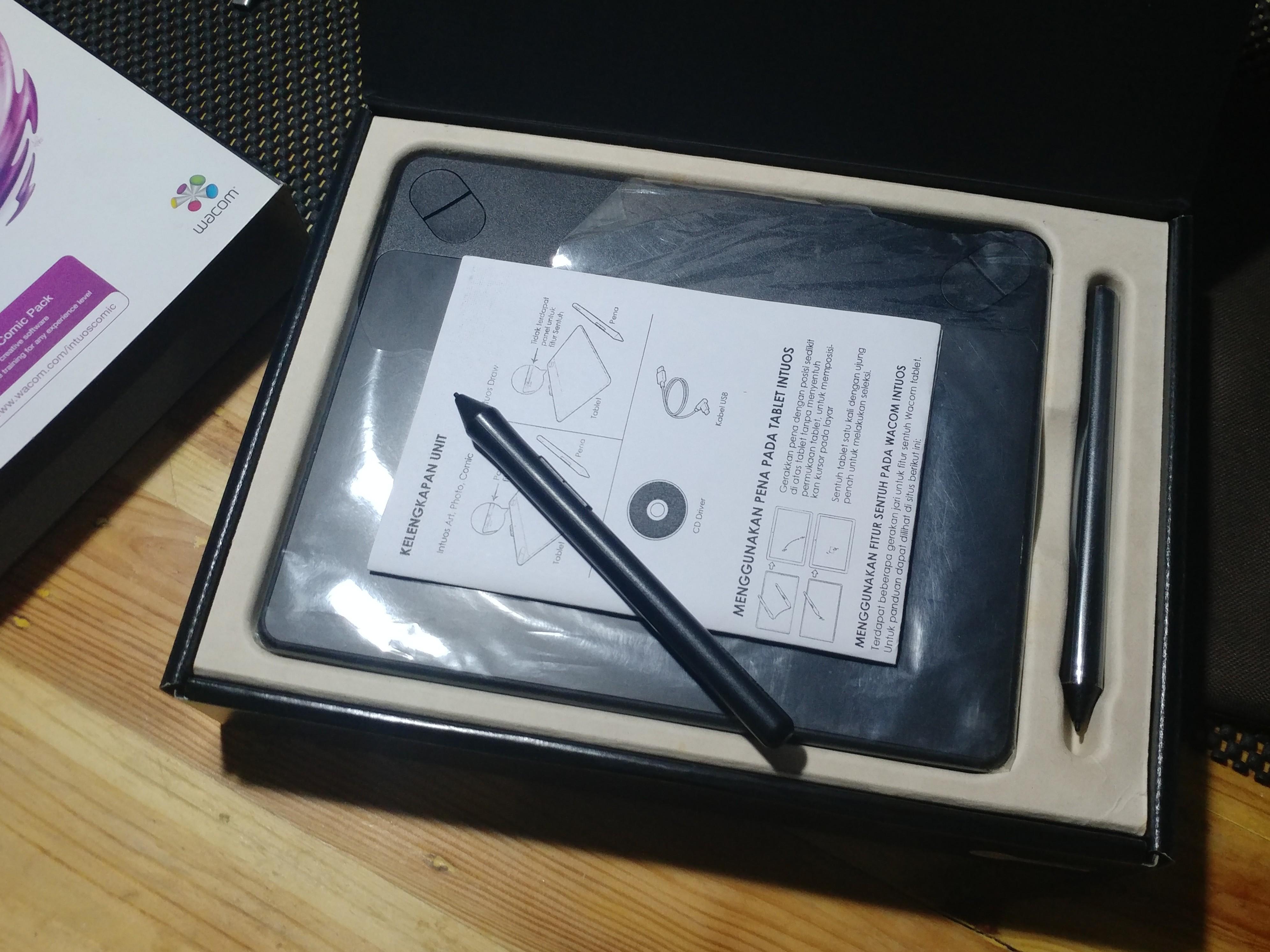 Wacom Intuos Comic Pen And Touch Cth 490 K1 Like New Elektronik Komputer Lainnya Di Carousell