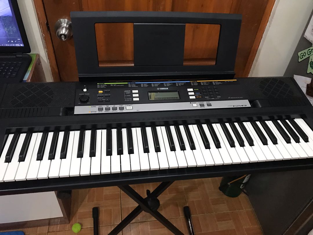 Yamaha PSR E243 Keyboard, Hobbies & Toys, Music & Media, Musical