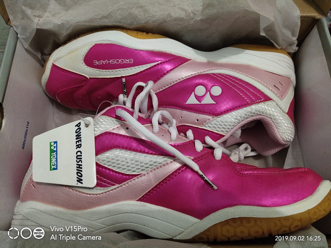 yonex shoes pink