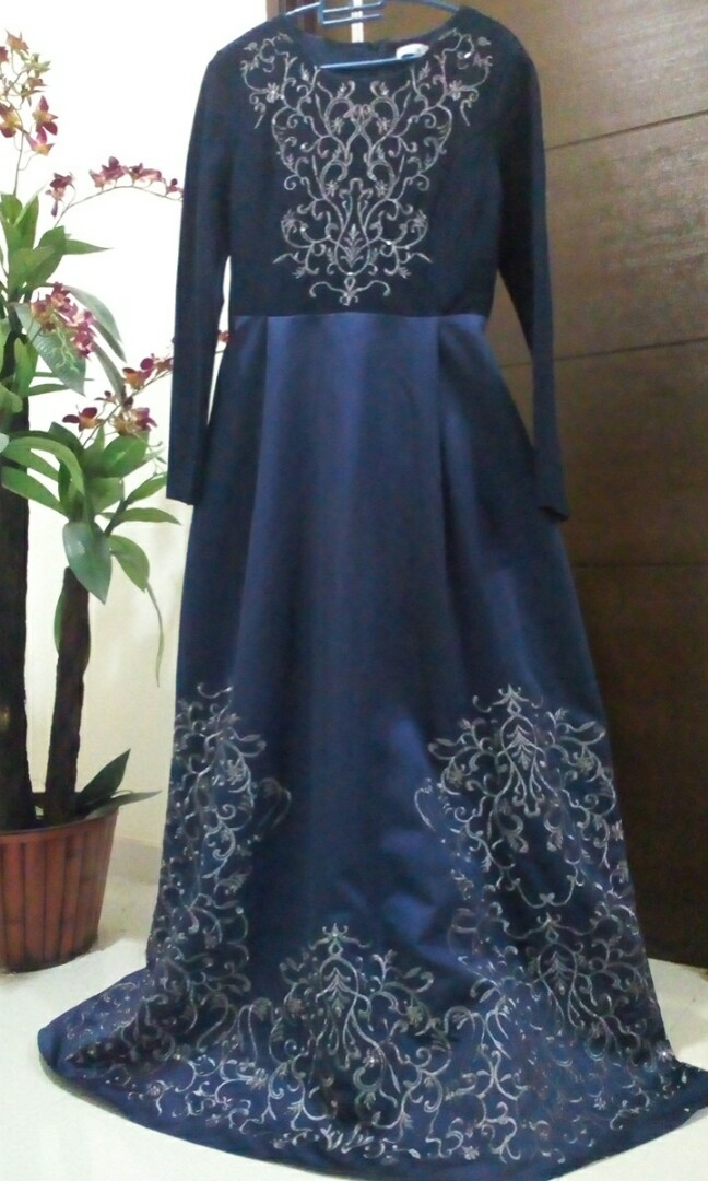 Zalia Embroidered Dress in Navy Blue