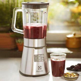 Electrolux 全新 伊萊克斯 冰沙果汁機 EBR7804S