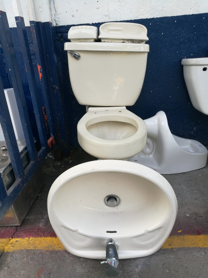 2nd Hand One Set Toilet Bowl And Lavatory Home Furniture Furniture Fixtures Bath Fixtures On Carousell