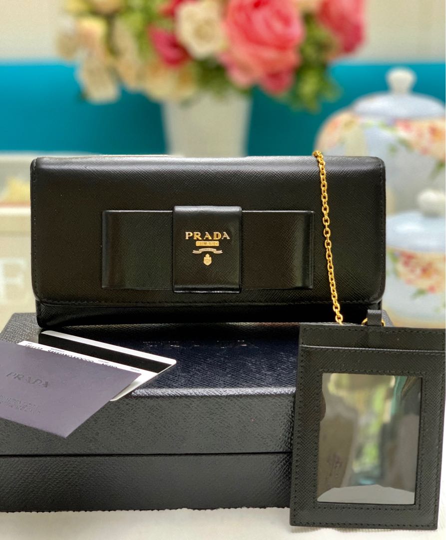 Prada Bow Wallet on Chain