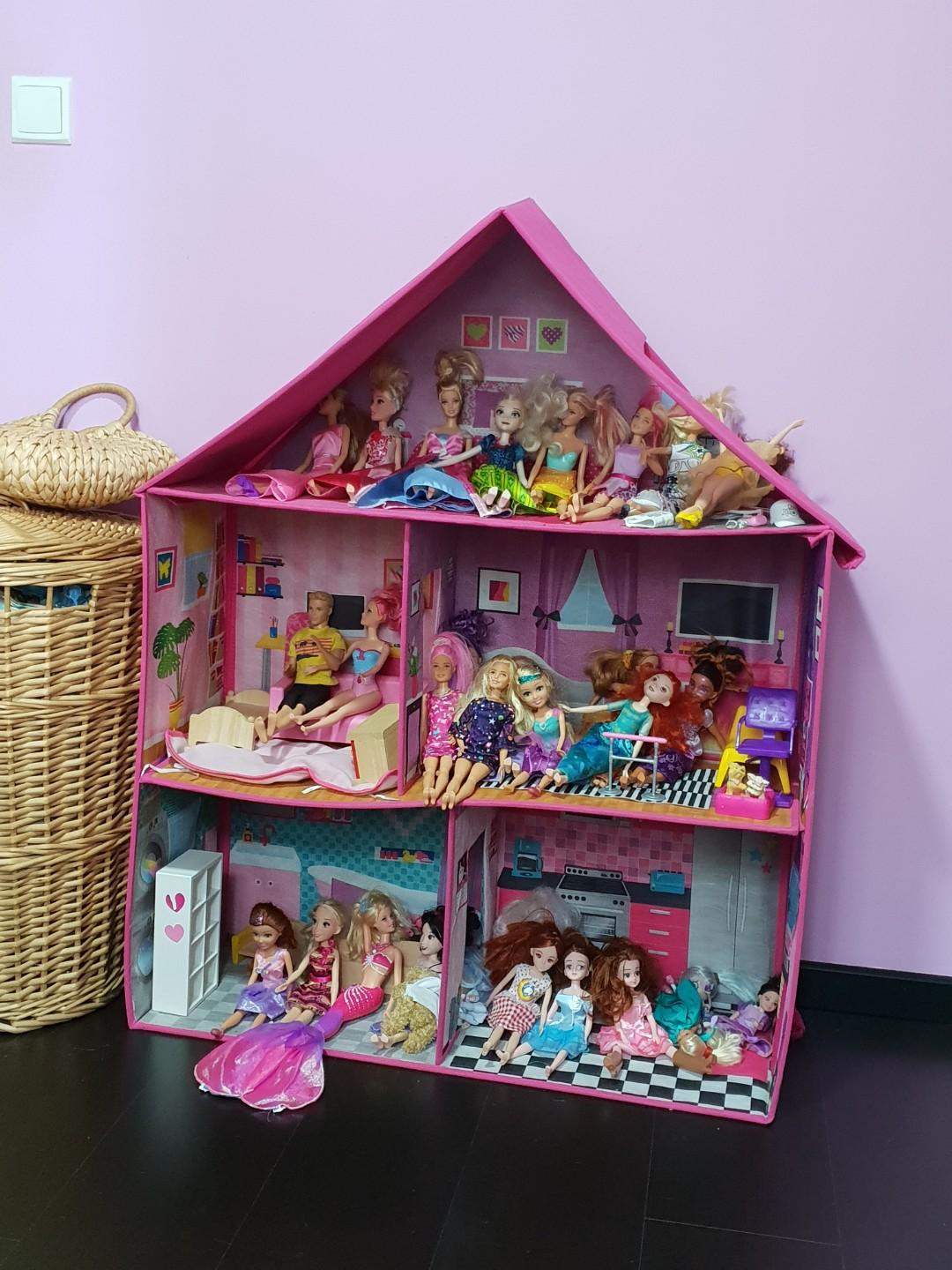 Modern Doll House Barbie calego