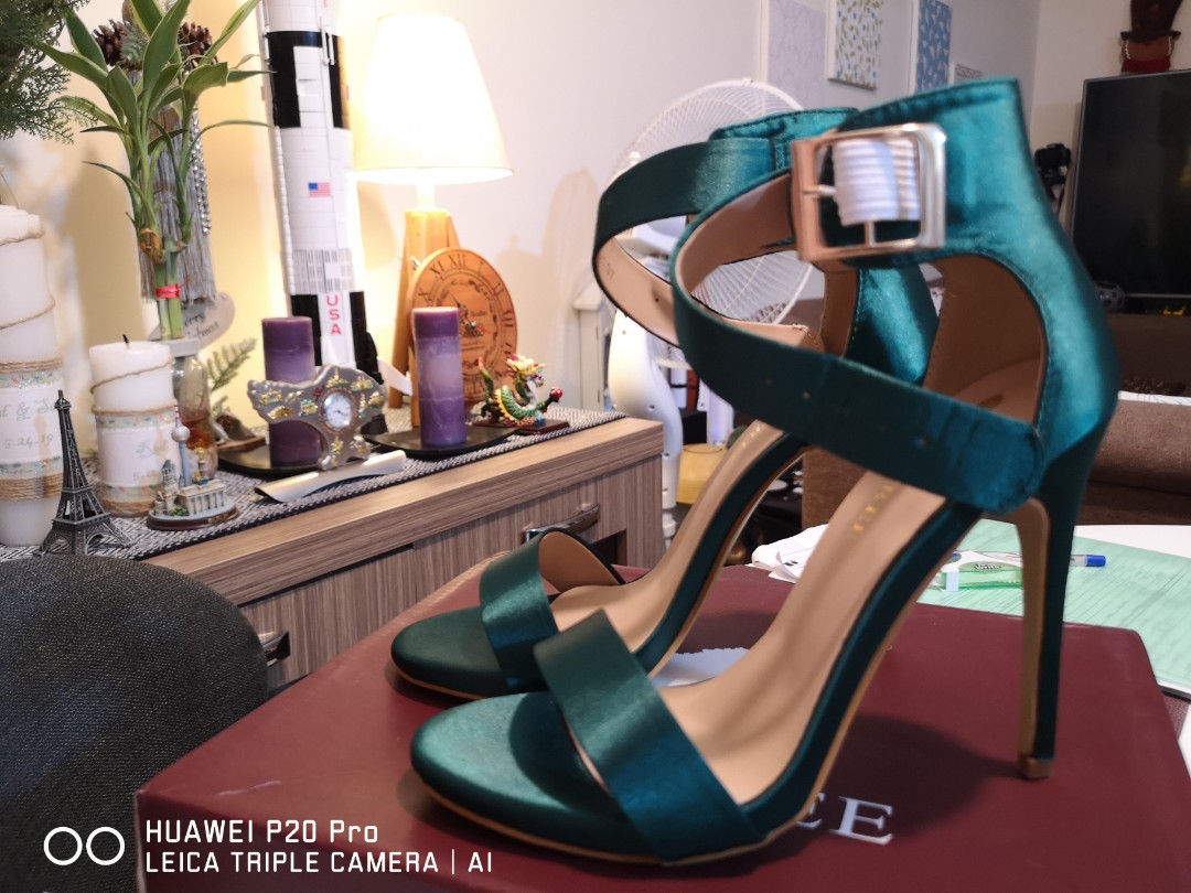 green high heels