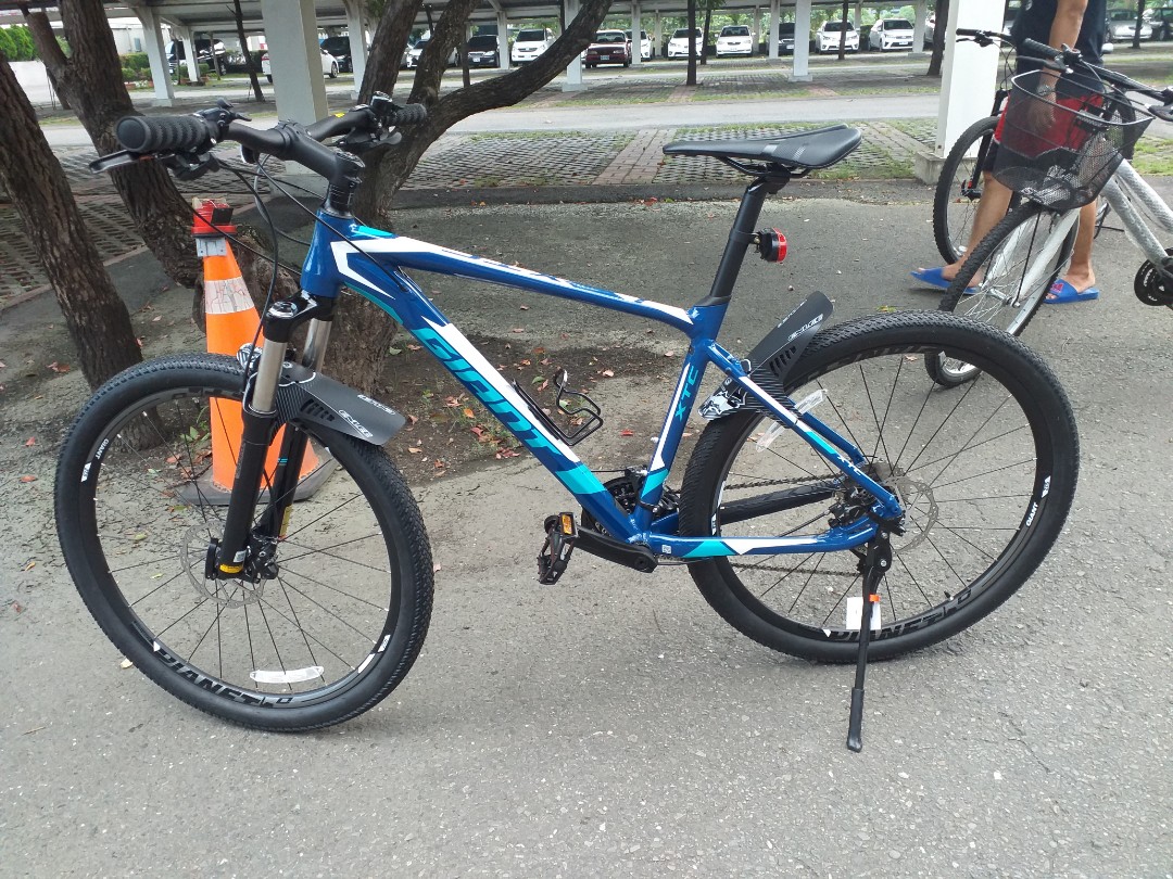Giant Xtc 3 Medium Size 27 5 運動休閒 自行車在旋轉拍賣