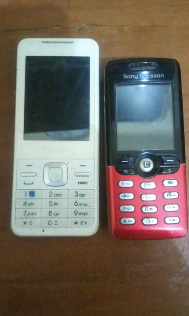 Hp Smartfren Dan Sony Ericsson Jadul 2pcs Mobile Phones Tablets