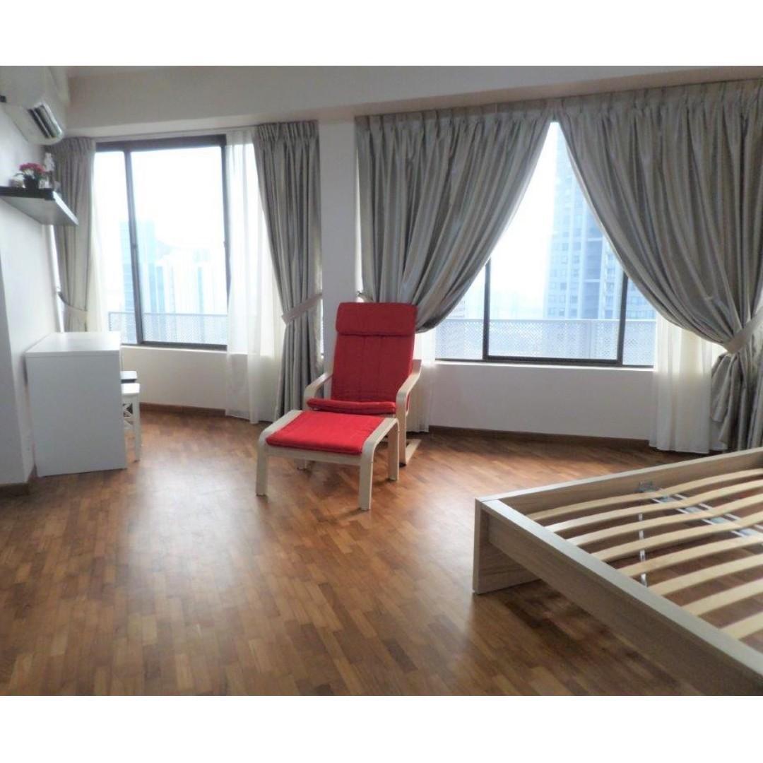 International Plaza Huge Master Bedroom Property Rentals