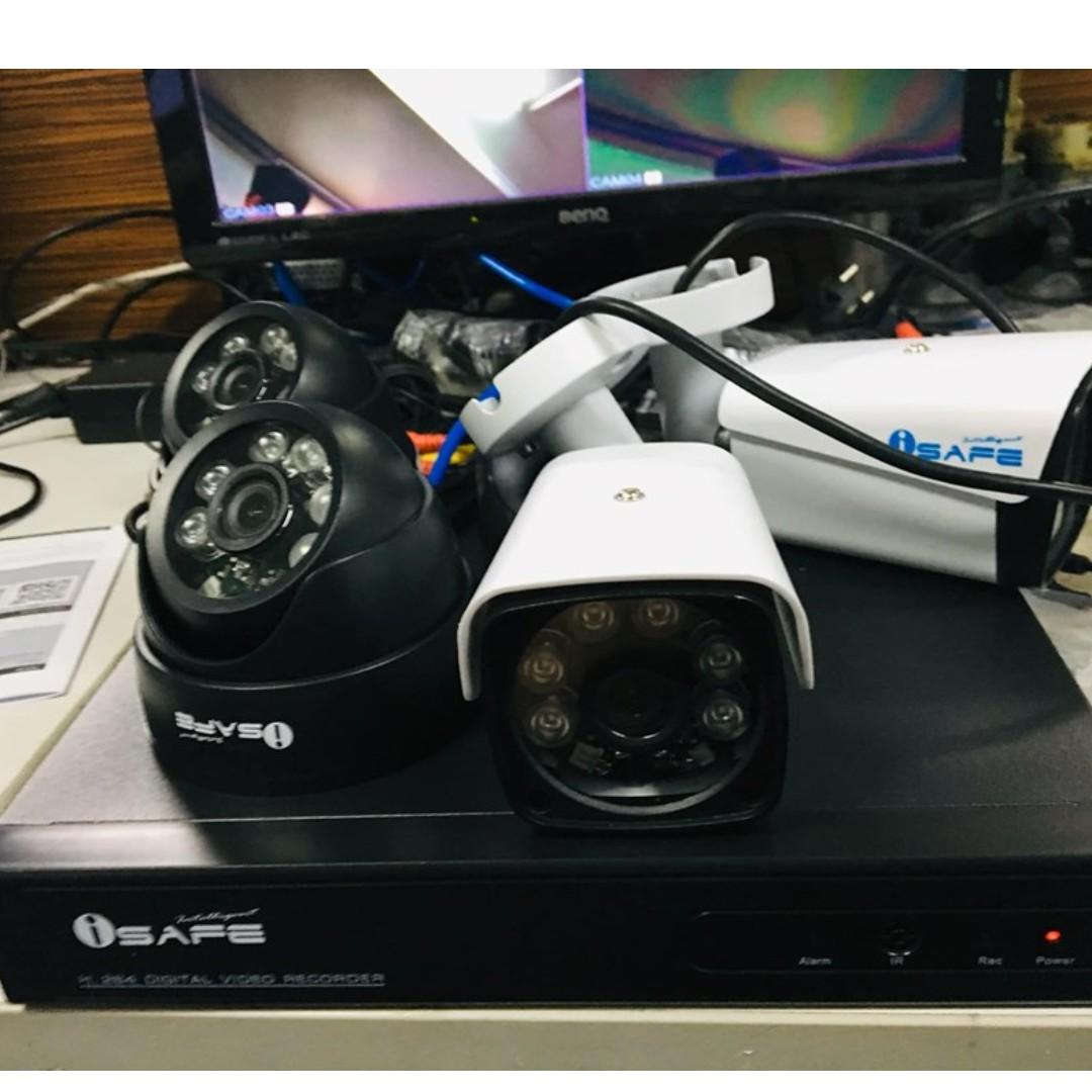 iSAFE 8 Channel XVR with 1.3Megapixel 2 Dome 2 Bullet Indoor and