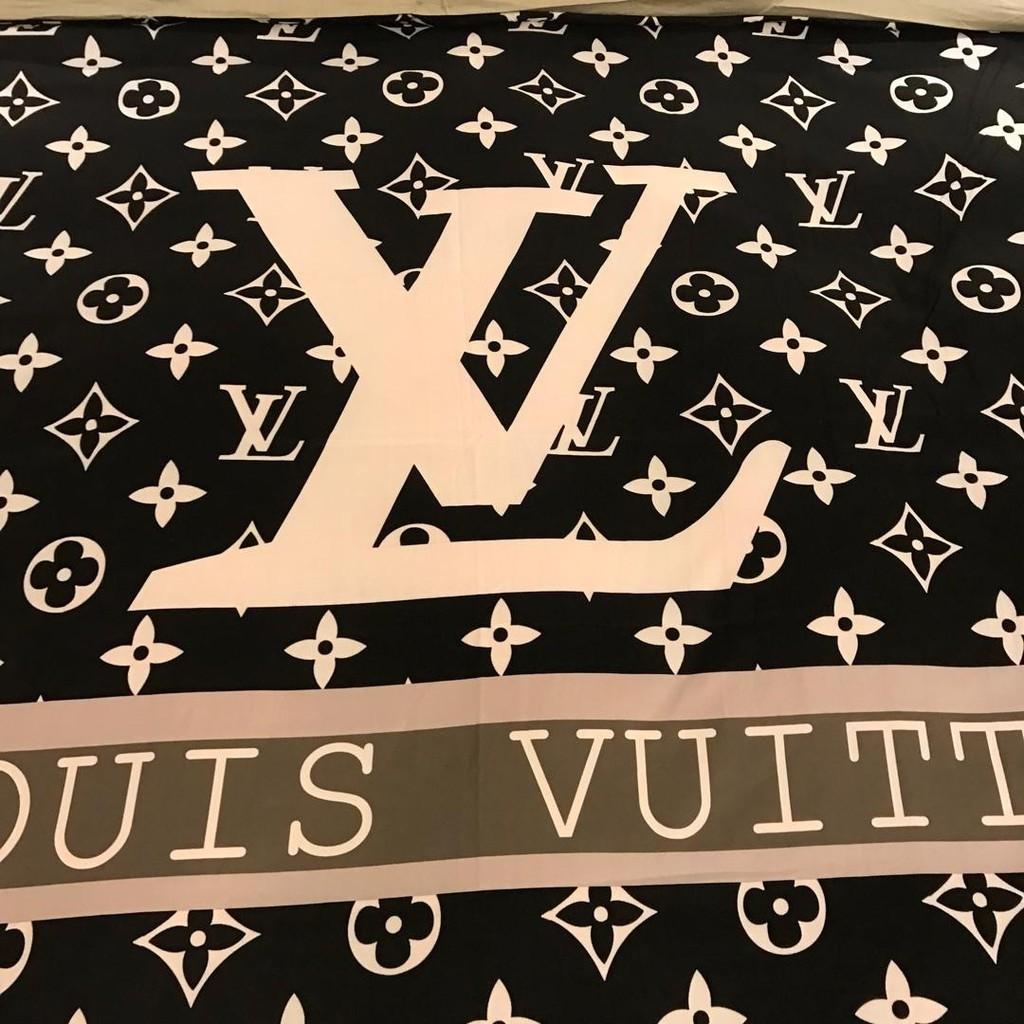 Louis Vuitton Handwrite Logo Pattern Bedding Set - Binteez