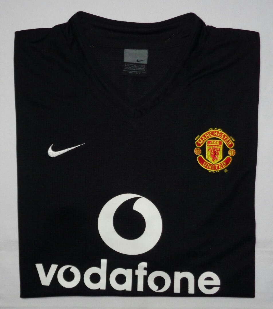 Manchester united black kit vodafone 2025