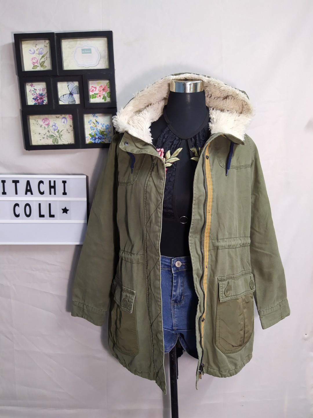 Preloved Parka Jacket (Category: Coats, Jackets and Outerwear) located in San Pablo. Submitted by itachicollection (Listing ID 249458398, Image 2). Description: Preloved ❄️ Brand: Yb by Bsn Large to XL Good as new 💜 P199.00 only - Thank you and Godbless 😘 Some of the clothes color/texture maybe a bit different because of the lighting of camera. Will indicate if it's Flawless or with Flaw. All clothes are washed and to wear..