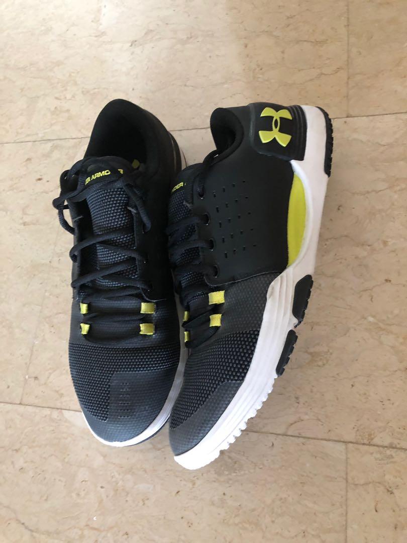 armour gym shoes