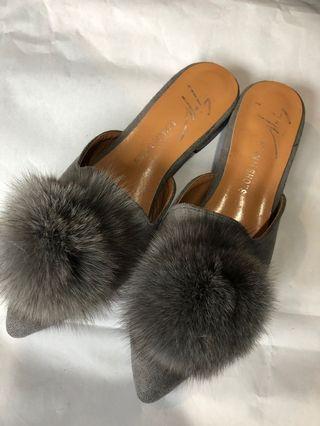 Woman's flat shoe