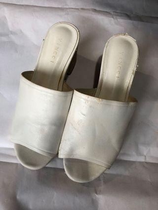 Woman's wedges white