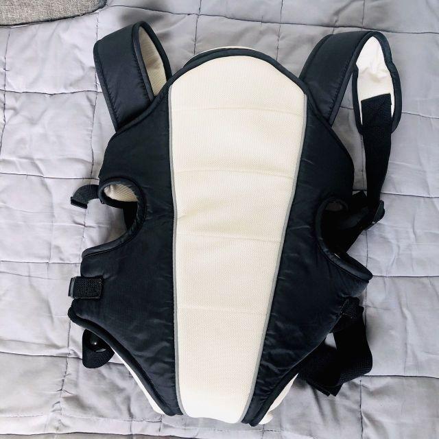 Baby Carrier (Category: Carriers & Slings) located in Quezon City. Submitted by tyl_thingsyoulove (Listing ID 249733721, Image 3). Description: Used Once Piccolo Baby Carrier (photos taken from the internet, but it is exactly the same) RFS: Moving Out.