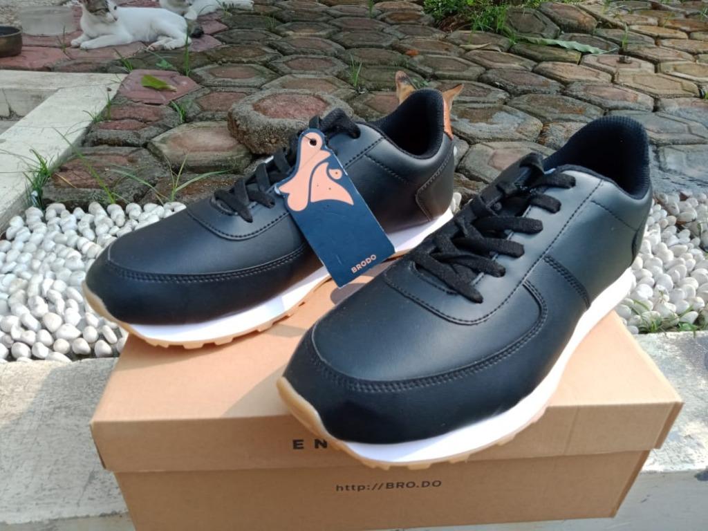 Brodo base black hotsell gum sole