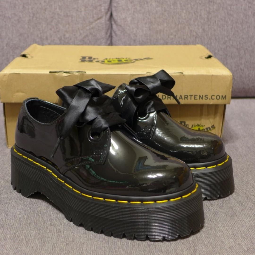 Dr Martens Holly Shoe 馬汀女款緞帶鞋帶漆皮厚底鞋, 女裝, 鞋