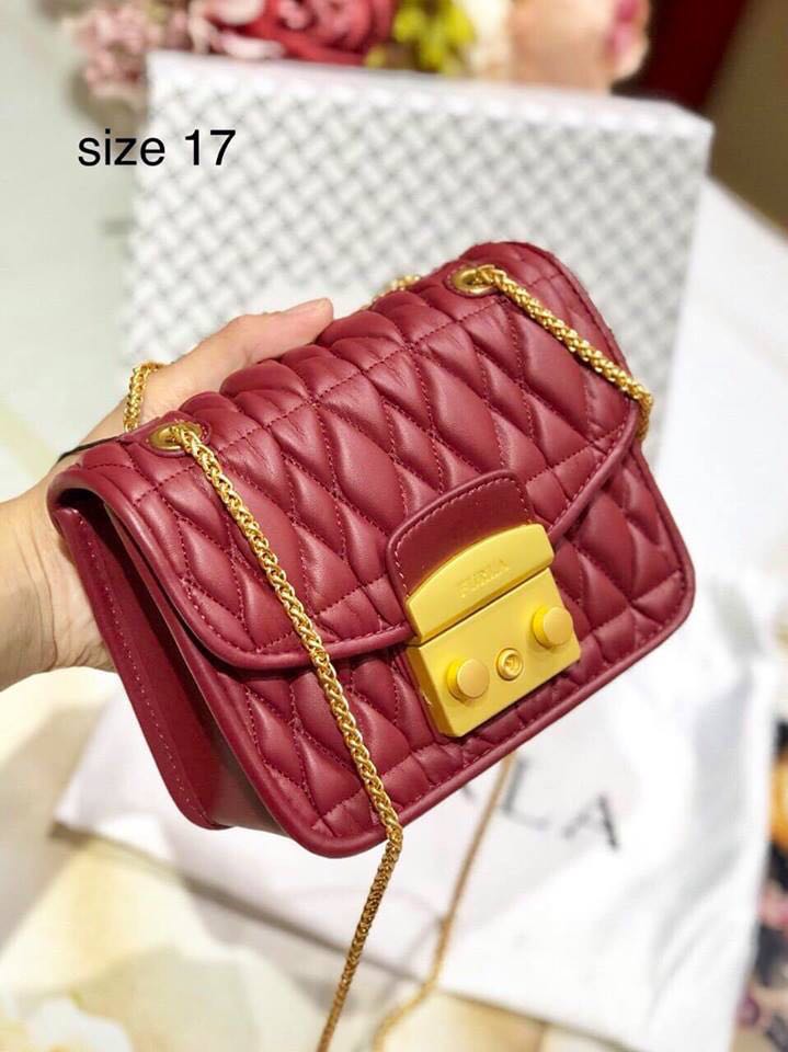 Furla metropolis hotsell cometa price