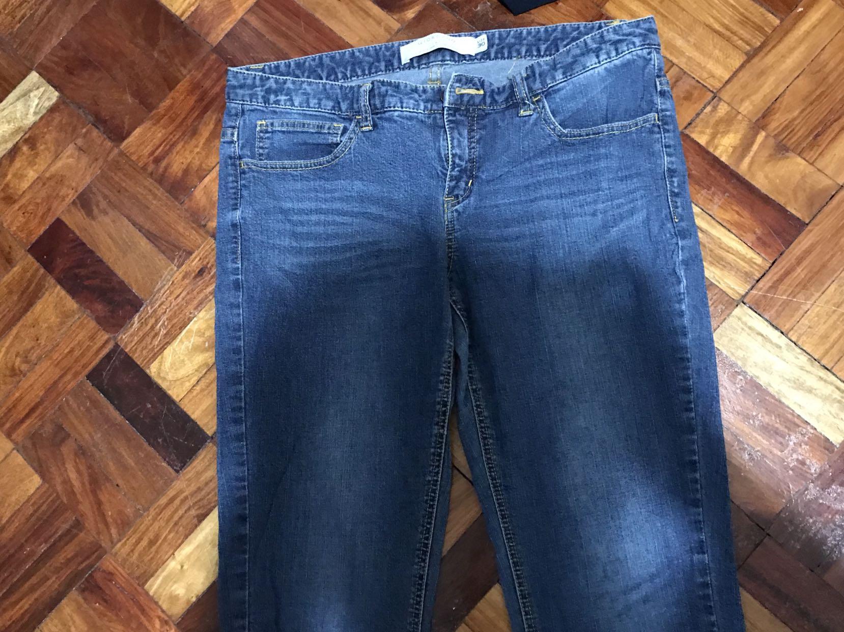 Giordano Slim Rise Jeans SIZE30 (Category: Jeans) located in Quezon City. Submitted by mumsy1925 (Listing ID 249745161, Image 2). Description: Used. Still in good condition. RFS decluttering. Giordano Jeans Slow Rise Tapered Audrey Size 30.
