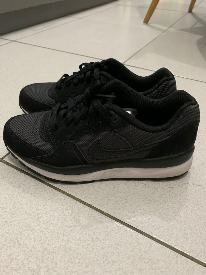 black cat jordan 4s footlocker