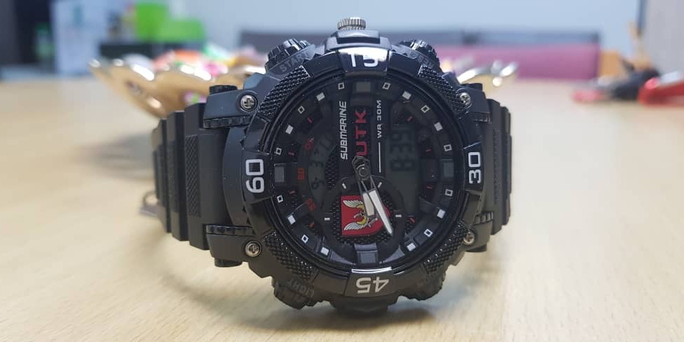 Submarine best sale watch utk