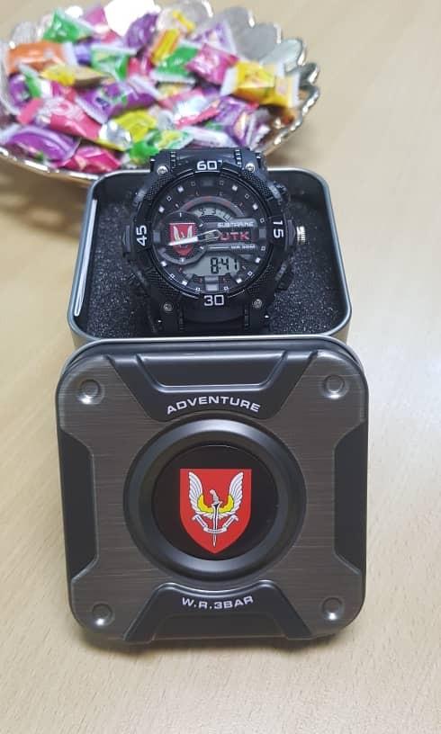Submarine watch utk store