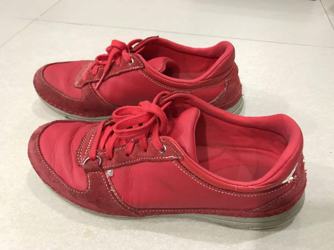 Red deals rockport shoes