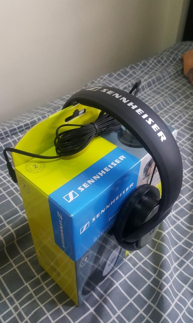 SENHEISSER HD 180 WIRED HEADSET (Category: Headphones & Headsets) located in Caloocan City. Submitted by khael1987 (Listing ID 249776594, Image 1). Description: Item bought from Qatar and never been used since... Original Senheisser... Authetication sticker never been used... Once you buy you can authenticate it yourself... SEE PICTURES FOR OTHER DETAILS Type: Headphones and Earphones Brand: Senheisser Special Features: Noise Cancelling, Wired, S