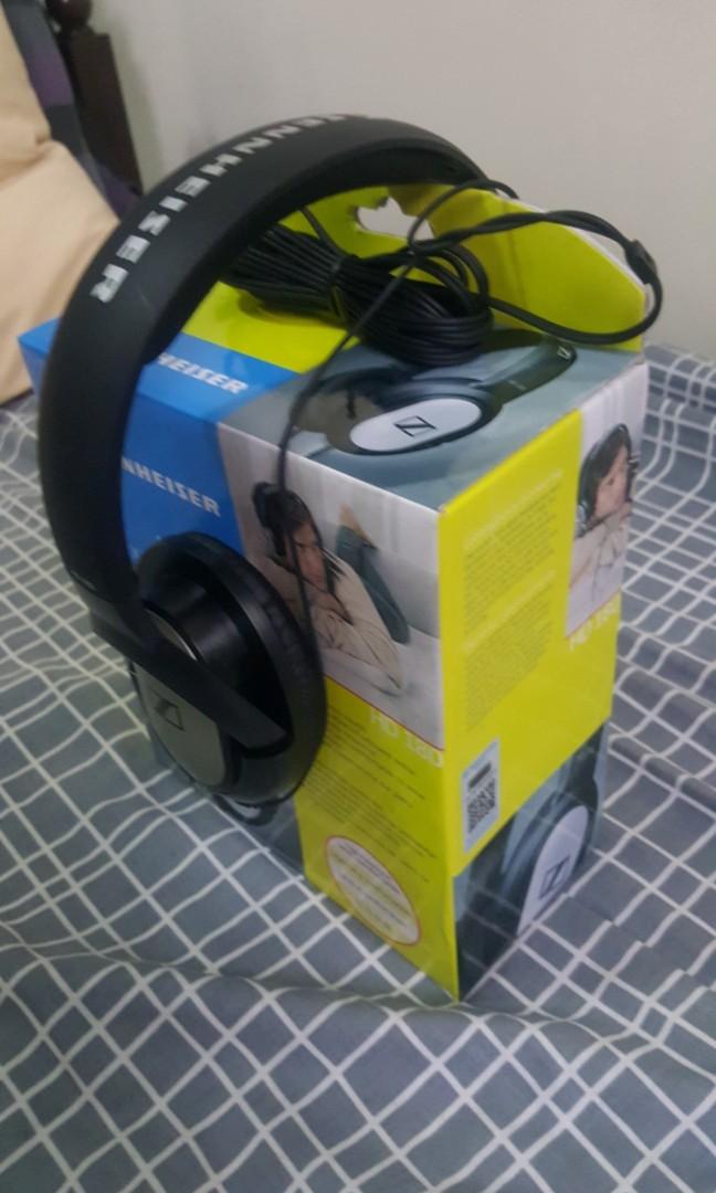 SENHEISSER HD 180 WIRED HEADSET (Category: Headphones & Headsets) located in Caloocan City. Submitted by khael1987 (Listing ID 249776594, Image 2). Description: Item bought from Qatar and never been used since... Original Senheisser... Authetication sticker never been used... Once you buy you can authenticate it yourself... SEE PICTURES FOR OTHER DETAILS Type: Headphones and Earphones Brand: Senheisser Special Features: Noise Cancelling, Wired, S
