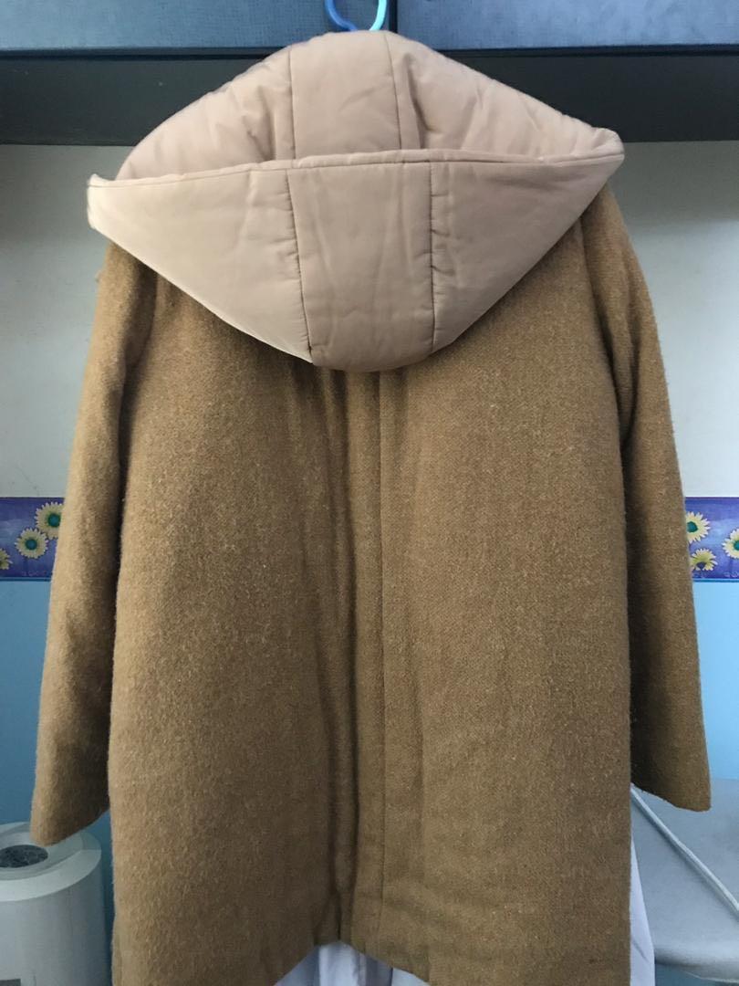 Winter jacket (Category: Coats, Jackets and Outerwear) located in Kuala Lumpur. Submitted by faizul1 (Listing ID 249738467, Image 1). Description: Lady winter jacket 8/10 conditions Jacket size: shoulder 41cm bust 99cm sleeve 65cm length 85cm Please ask for more details .
